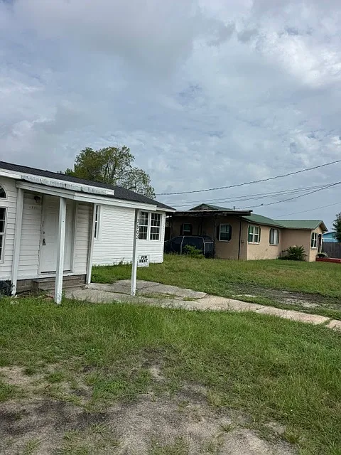2503 Scott Ave