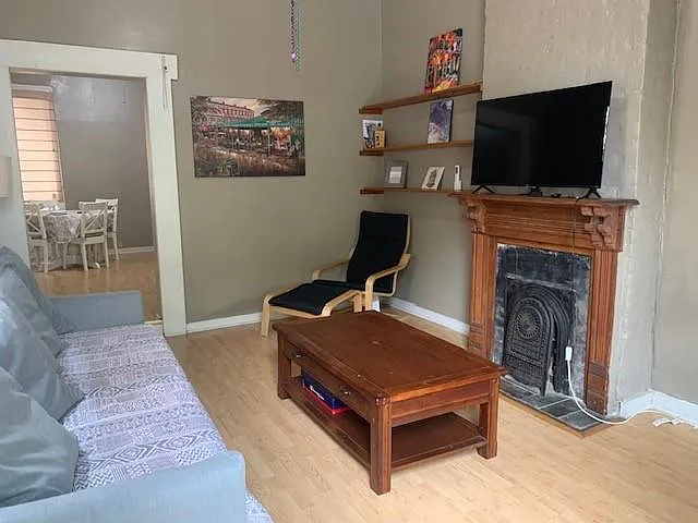 2 bed, 1.0 bath, 670 sqft, $1,350 — Photo 3