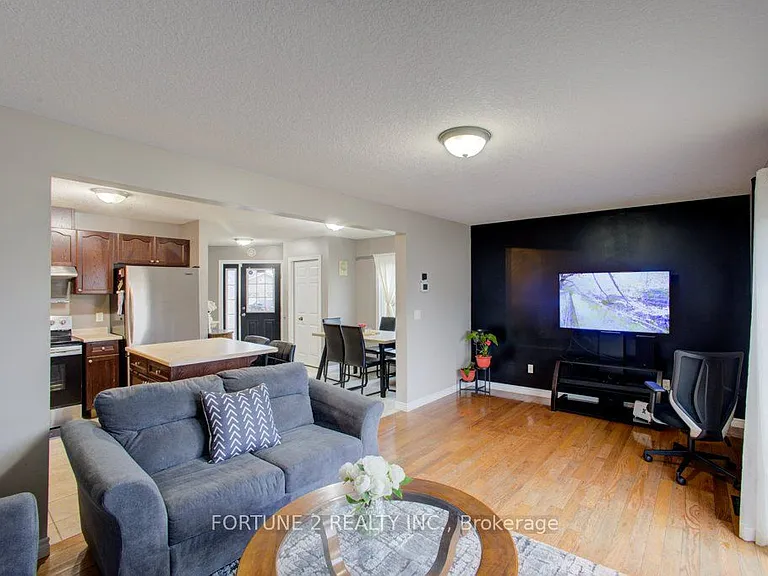 455 Danby St E — Photo 15