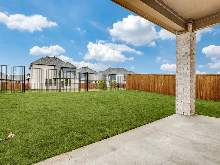 728 Amenduni Ln — Photo 16
