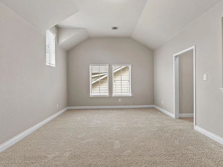 180 Santa Maria St — Photo 21