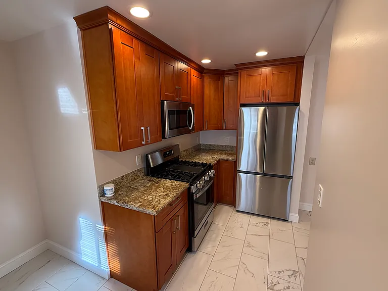 2151 Hanover St #1 — Photo 3