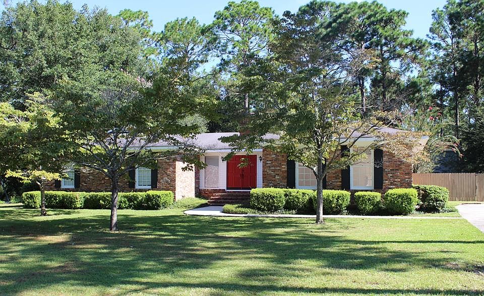 1st image of 13 Bracken Dr