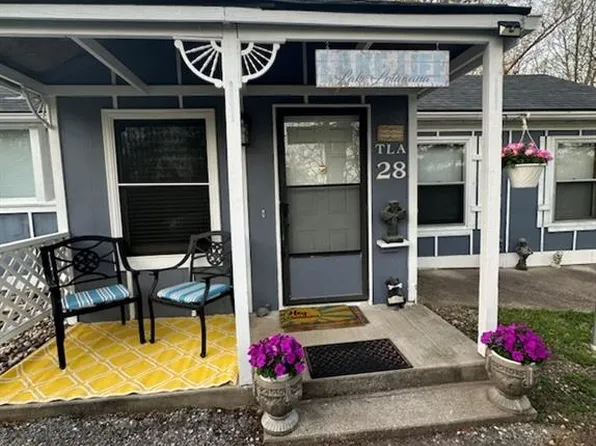 28 Tla St, Lees Summit, MO 64086