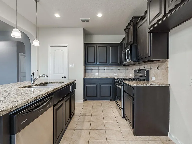 9921 Wynndel Trl — Photo 7