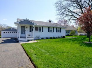 35 Robindale Dr, Plantsville, CT 06479