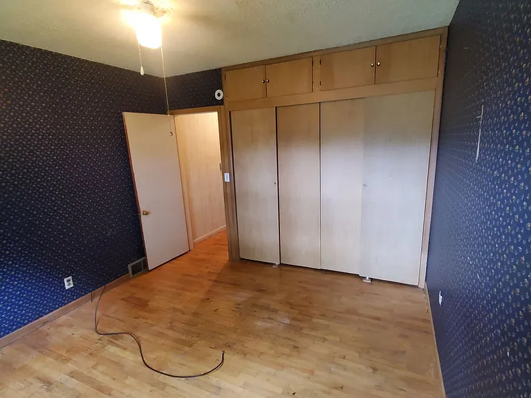 534 W 3rd St — Photo 12