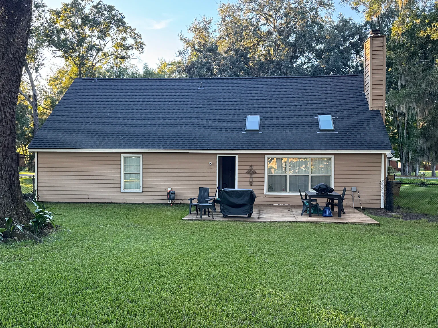 4 bed, 2619 sqft, $3,000 — Photo 2