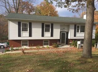 18 Memory Ln, Hopewell Junction, NY 12533