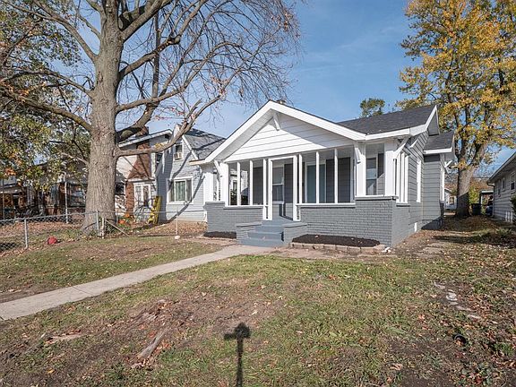 3rd image of 921 N Linwood Ave