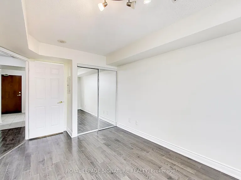 18 Kenaston Gdns #203 — Photo 13