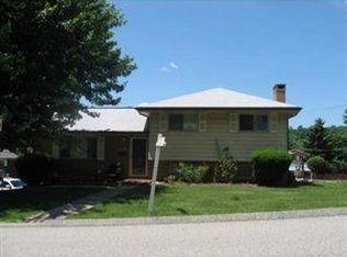 401 Macbeth Dr, Penn Hills, PA