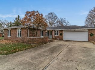 41 Parkway Dr, Yorkville, IL 60560