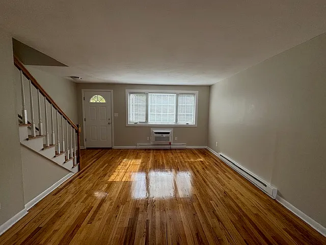 Farmington Court Apartments — Photo 19