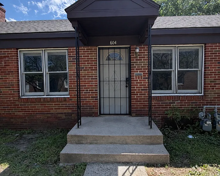 602 N Emporia St — Photo 1