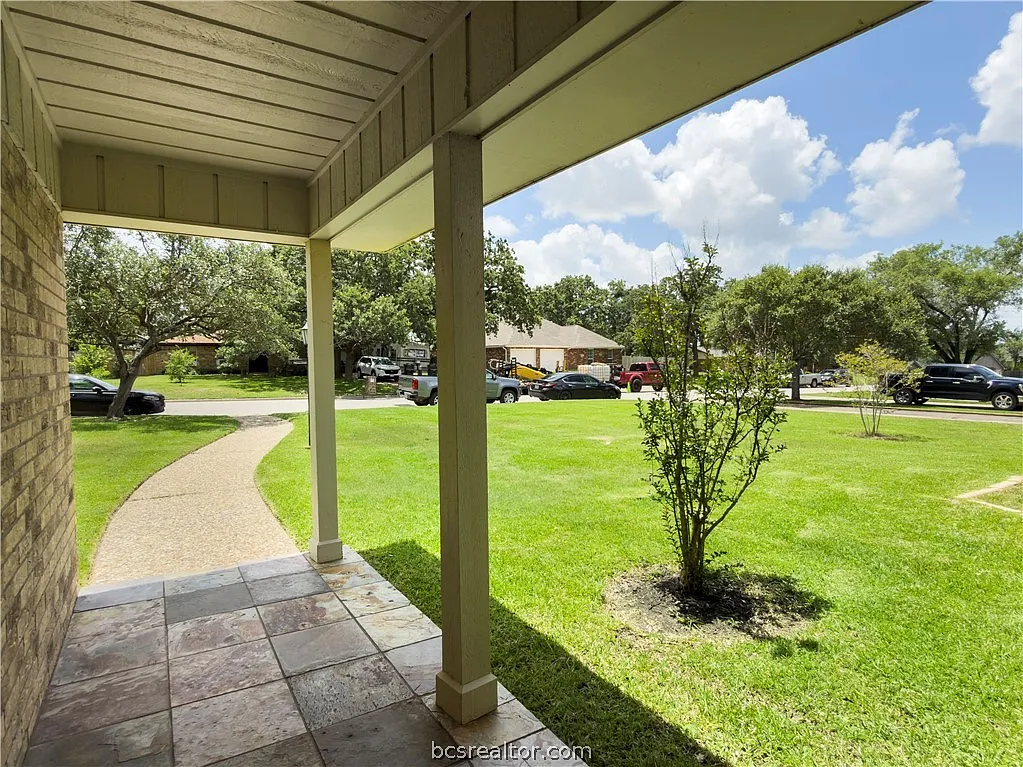 3 bed, 1720 sqft, $1,995 — Photo 4