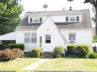 21 Wright St, Iselin, NJ 08830