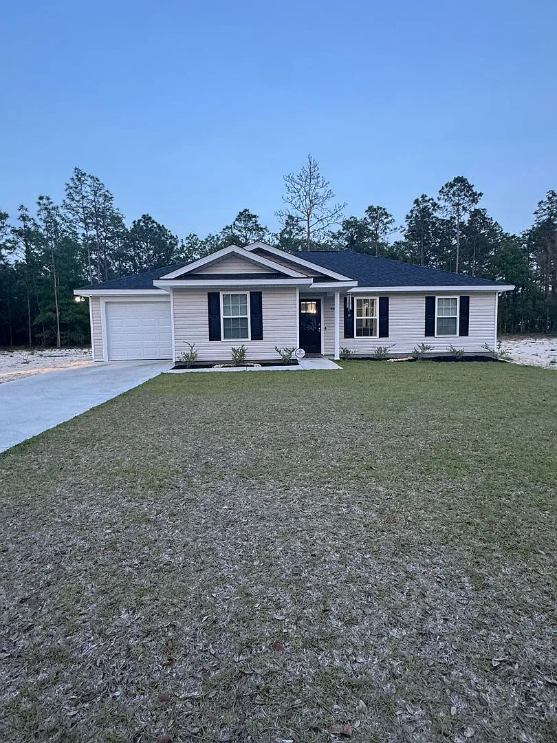 Beautifully maintained 3-bedroom, 2-bathroom single-story home in Jesup, GA — Photo 2