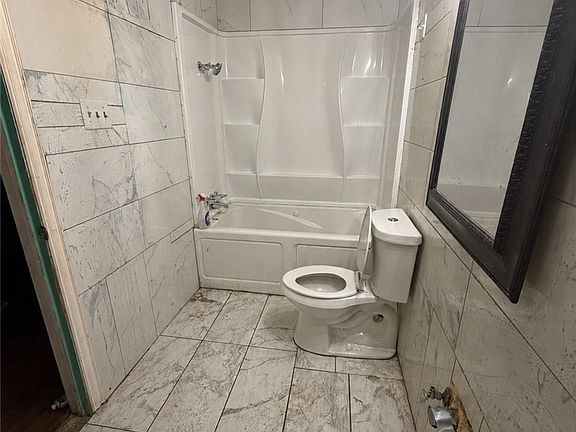 3rd image of 285 Pecos Ln