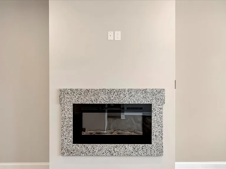 849 N Mecklenburg Ave — Photo 4