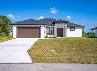 2604 25th St SW, Lehigh Acres, FL 33976