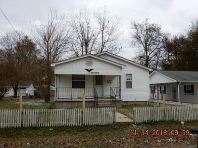 1102 Swan Lake Dr, Hayti, MO, 63851