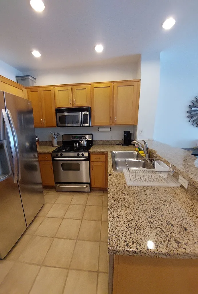 1 bed, 1.0 bath, $4,425 — Photo 3