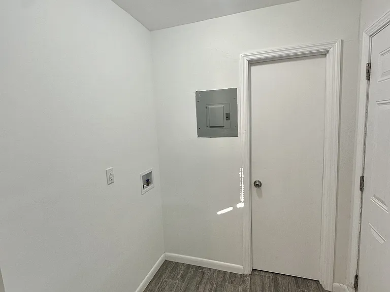 1417 Brighton Rd — Photo 3