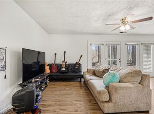 2326 W Vandalia Rd Unit B, Greensboro, NC 27407