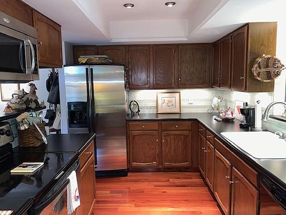 2nd image of 5224 Willow Grove Pl N