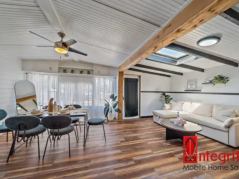 1300 N River Rd #R-63 — Photo 8