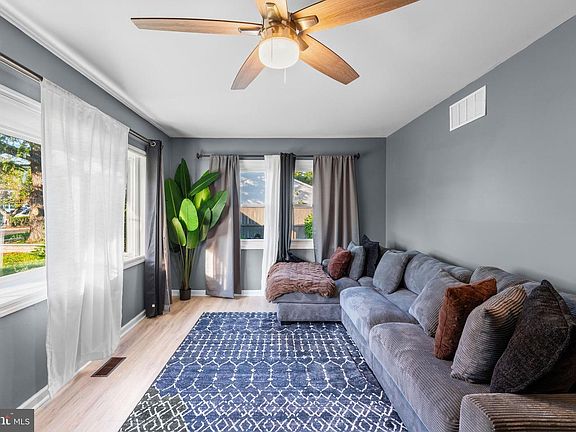 3rd image of 25 Randolph Pl