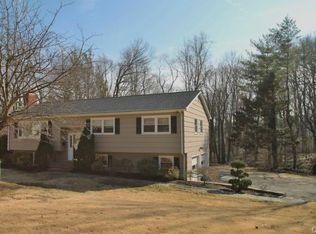 65 Raynor Ave, Trumbull, CT 06611