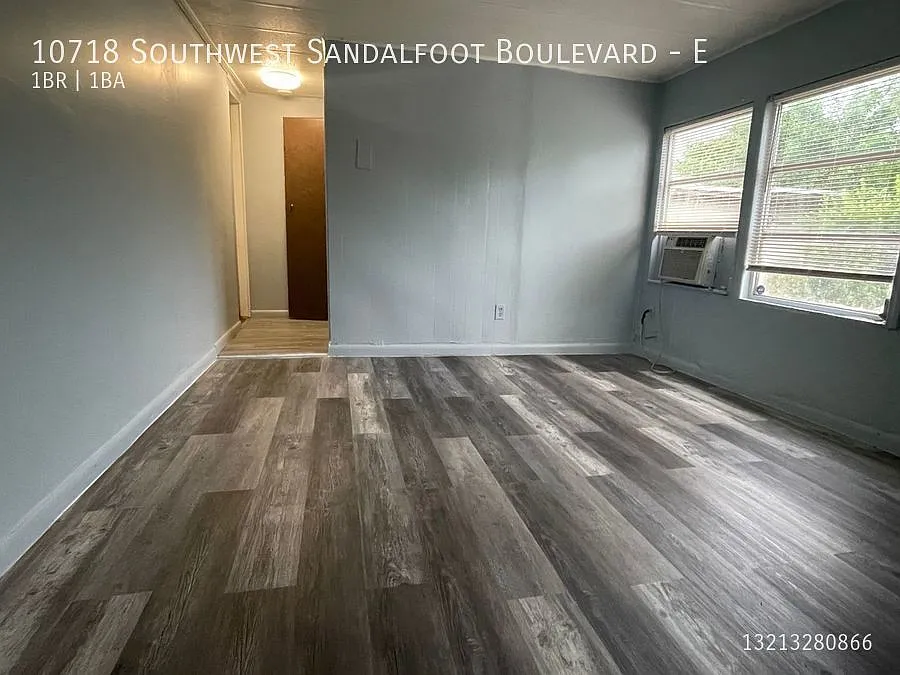 Large Studio Apartment in Mobile Home Community Boca — Photo 1