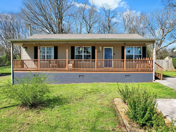 410 W College St, Athens, TN 37303