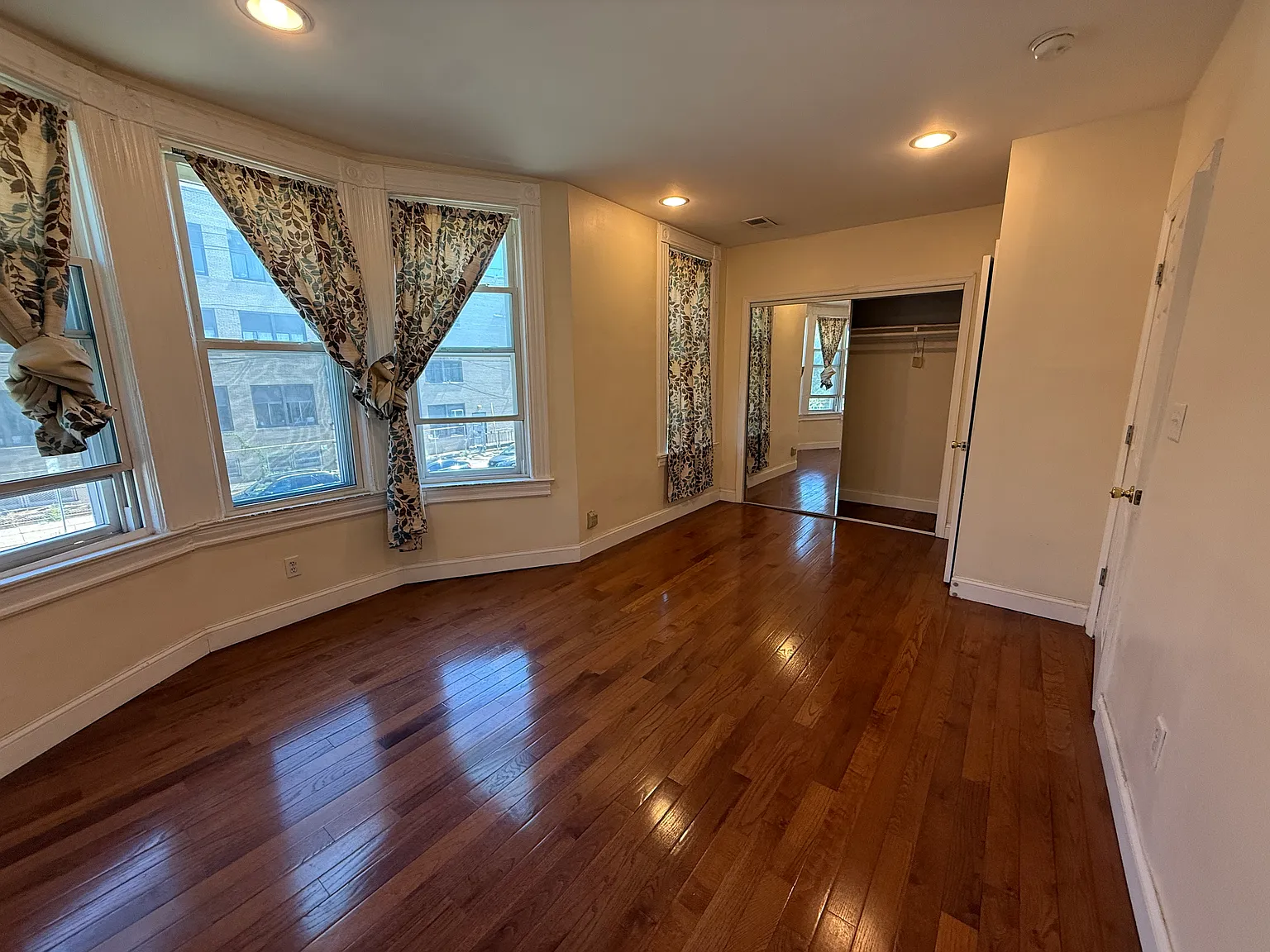 2 bed, $2,400 — Photo 2