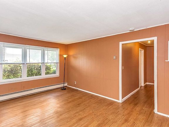 3rd image of 11 Silber Ave