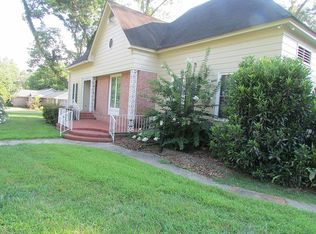 111 S Almond St, Ocilla, GA 31774