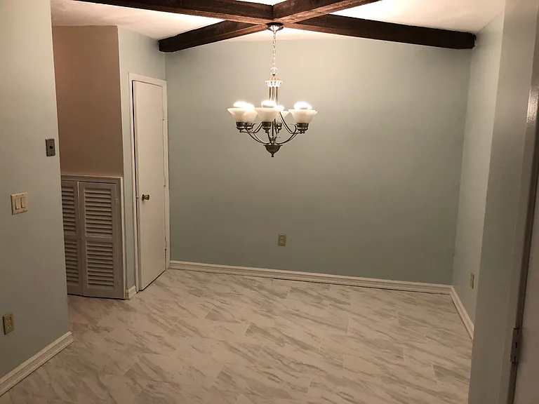 Dining room.