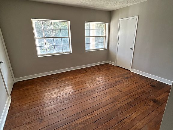 3rd image of 700 Belmont Ave #1