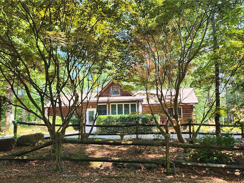 1st image of 200 Fawn Dr