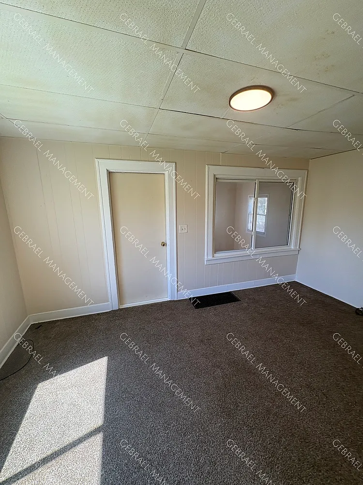1549 Ryan St. — Photo 4