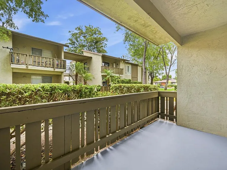 2536 White Oak Pl #5 — Photo 26