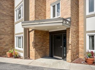 1900 Wilmette Ave Unit 2F, Wilmette, IL 60091