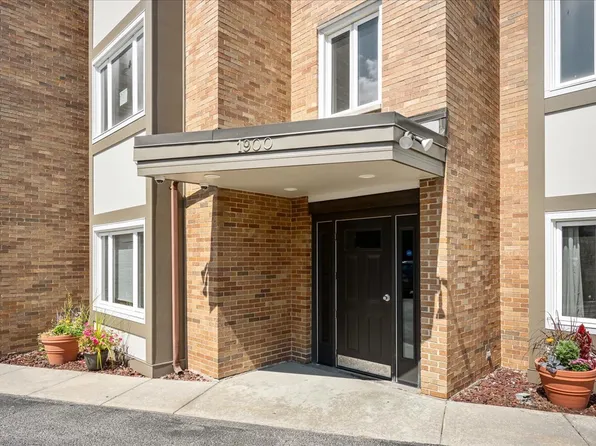 1900 Wilmette Ave Unit 2F, Wilmette, IL 60091