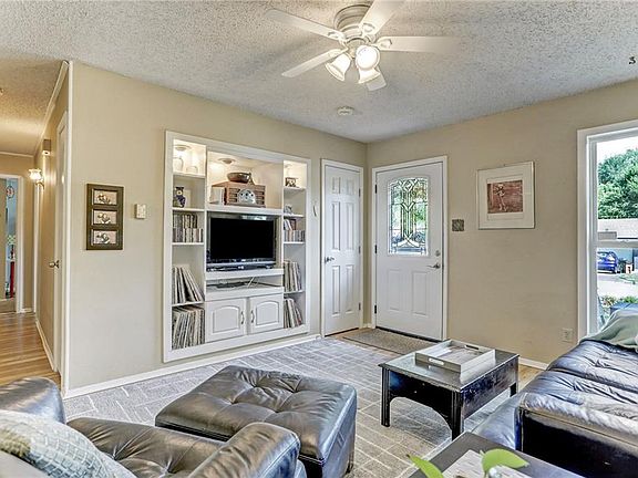 5th image of 2312 Aldford Dr