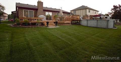 3rd image of 48580 Crestwood Dr
