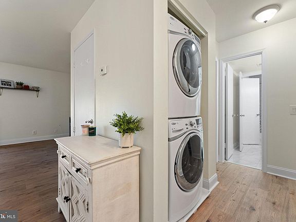 5th image of 2675 Glengyle Dr #38