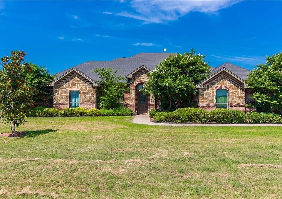 1st image of 830 Alysa Ln