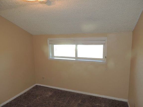 4th image of 621 1/2 10th St SE